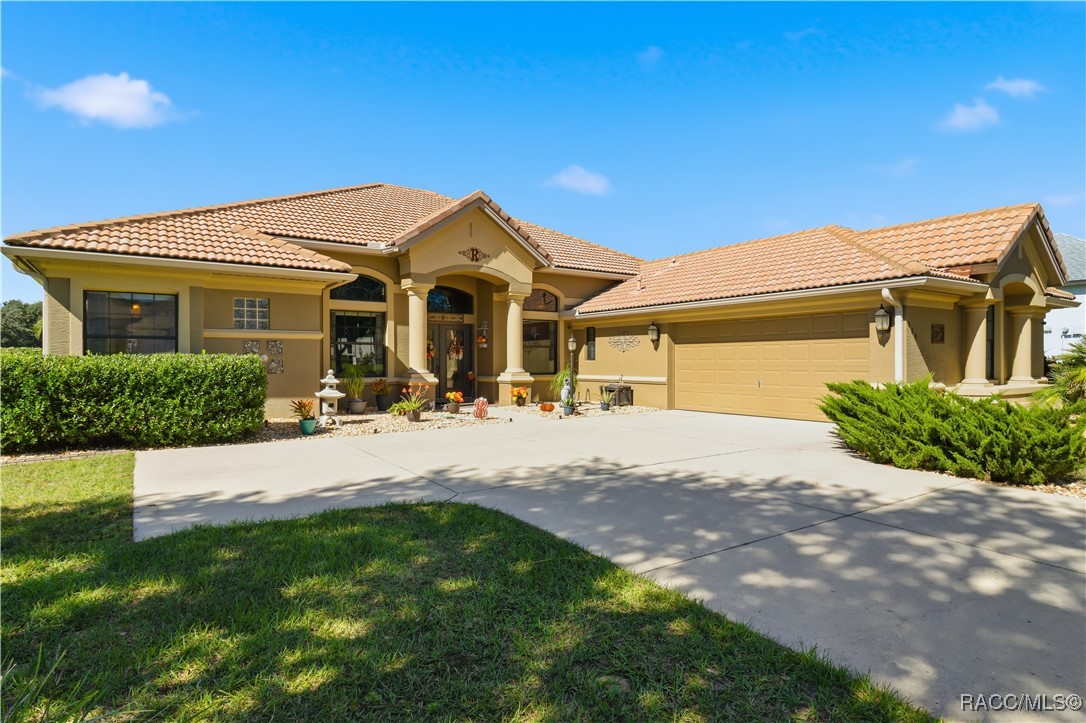 226 S Paladinn Circle