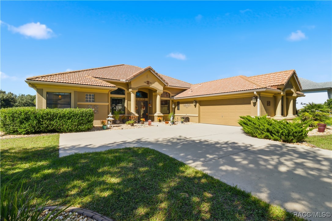 226 S Paladinn Circle