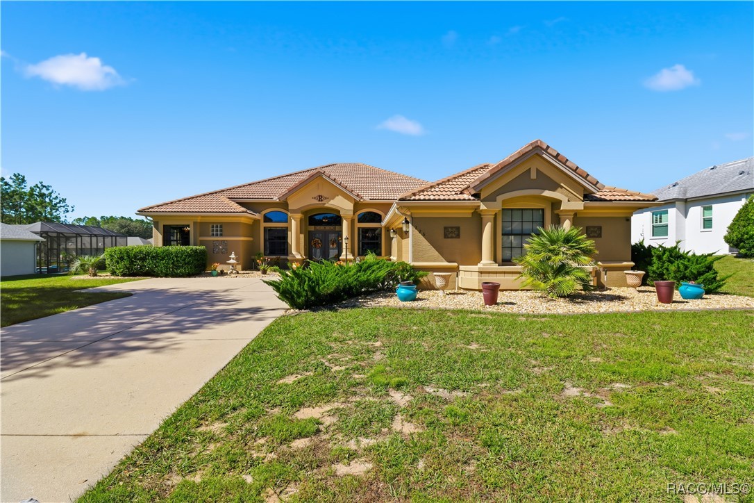 226 S Paladinn Circle