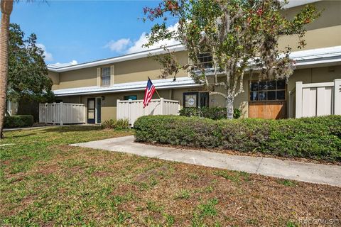 Condo For Sale - 11549 W Bayshore Drive #111<br/> Citrus County, Crystal River, FL 34429