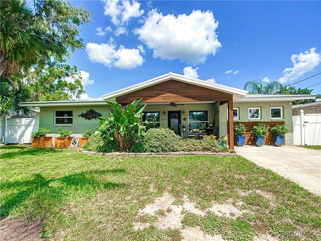 1317 SE 3rd Avenue, Crystal River, Florida image 2