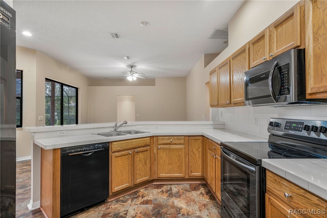 5613 W Crossmoor Place, Lecanto, Florida image 10