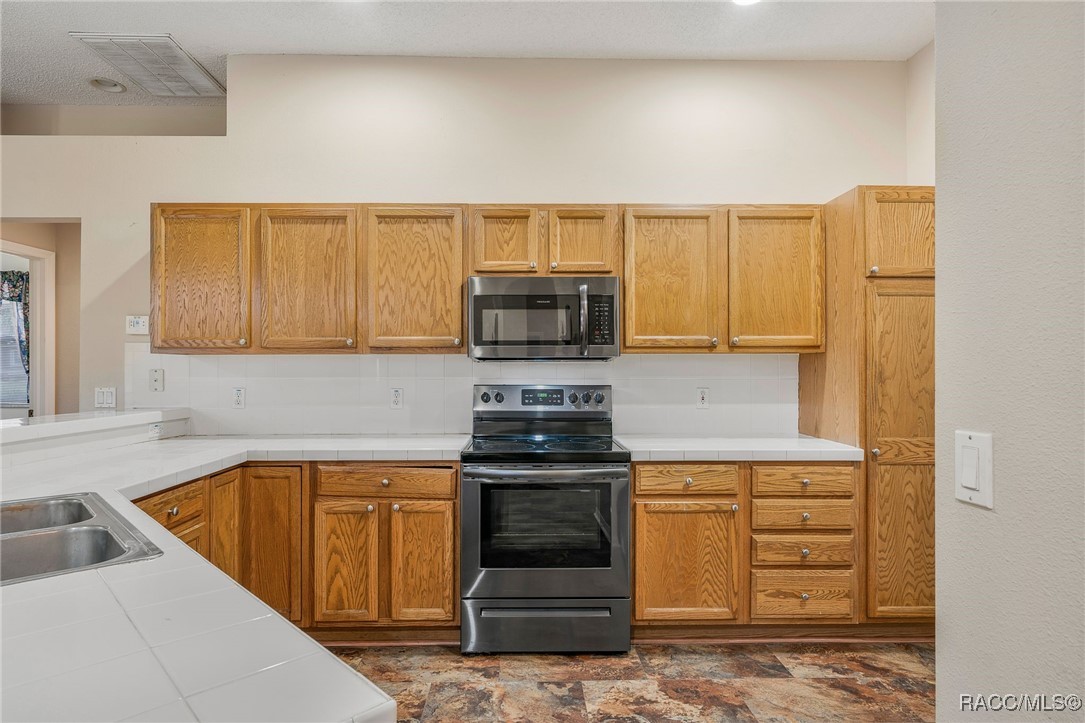 5613 W Crossmoor Place, Lecanto, Florida image 11