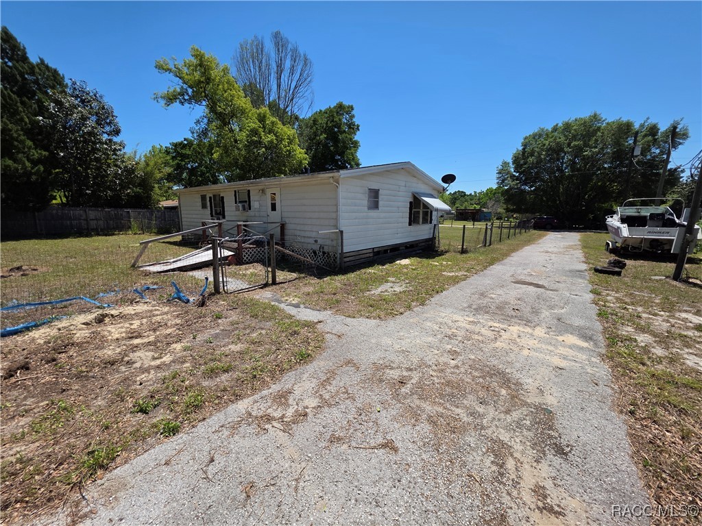 7965 W Badger Lane, Dunnellon, Florida image 7