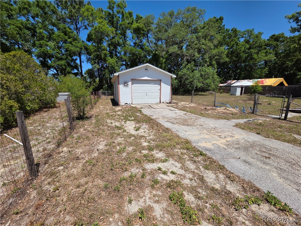 7965 W Badger Lane, Dunnellon, Florida image 4