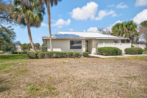 Condo For Sale - 11607 W Kingfisher Court #198<br/> Crystal River, FL 34429
