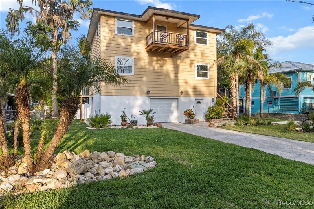 3679 N Suwannee Point