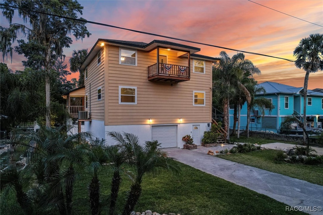 3679 N Suwannee Point