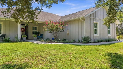 Homes For Sale - 4124 W Pine Ridge Boulevard<br/> Beverly Hills, FL 34465