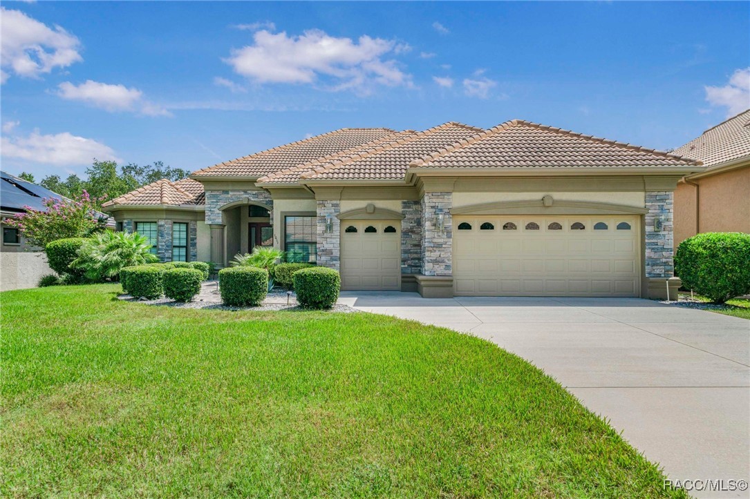 1011 N Hunt Club Drive