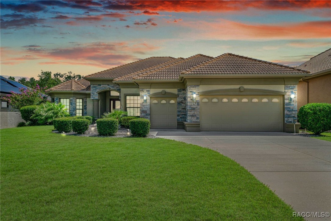 1011 N Hunt Club Drive