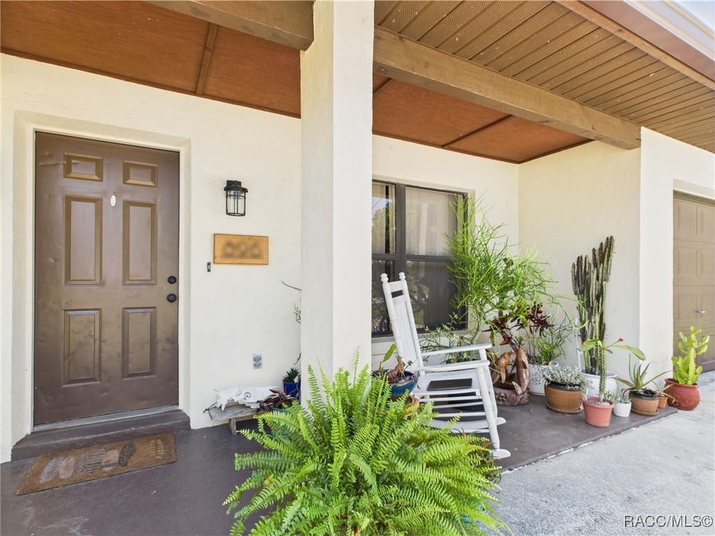 896 N Hollywood Circle, Crystal River, Florida image 2
