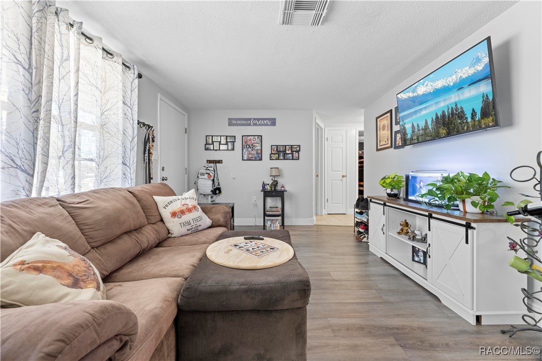 9126 Greenbriar Lane, Port Richey, New York image 9