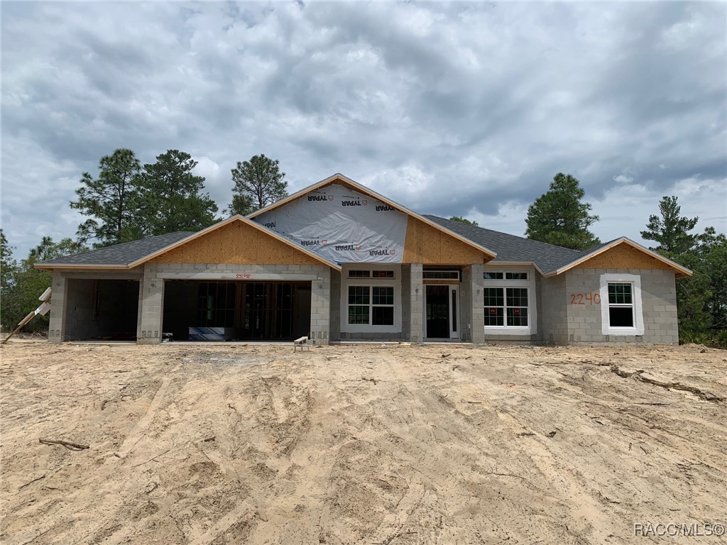 2240 W TALL OAKS Drive