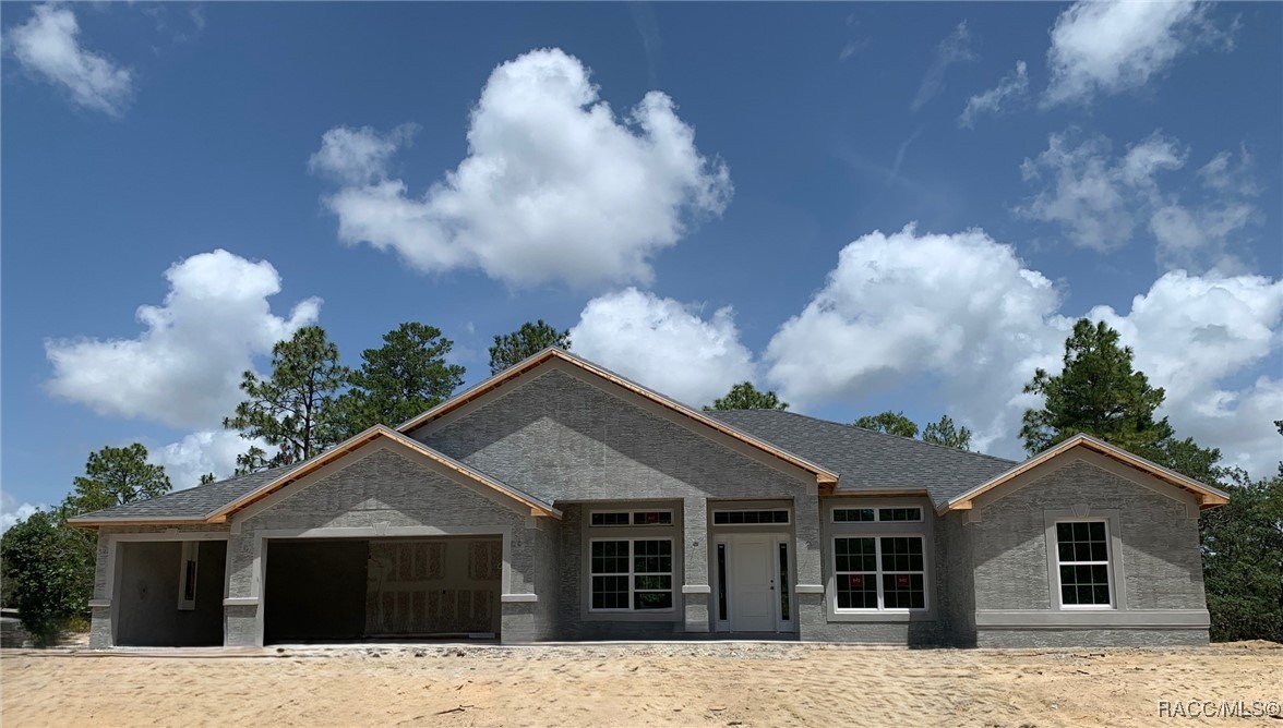 2240 W TALL OAKS Drive