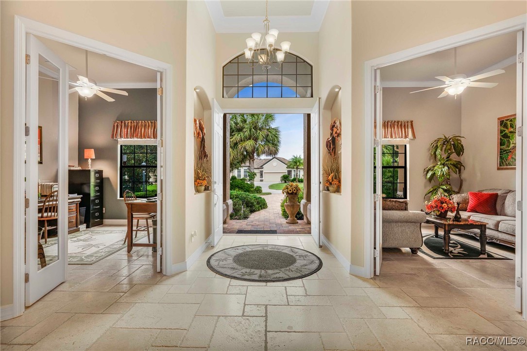 1416 N Eagle Ridge Path