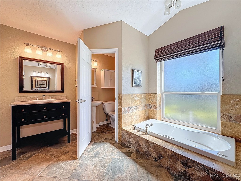 3920 Meadowlark Court, , New York image 31