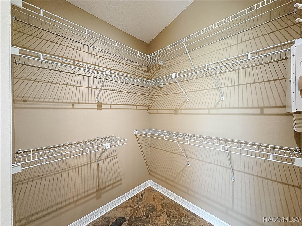 3920 Meadowlark Court, , New York image 24