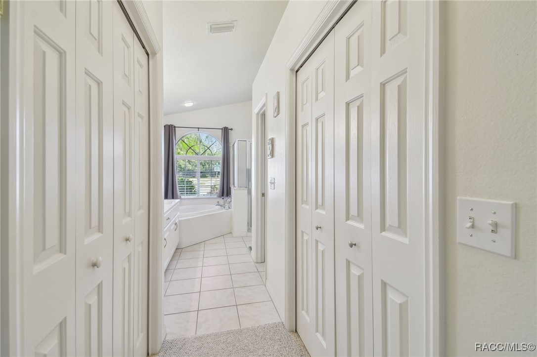 22431 Willow Lakes Drive, Lutz, New York image 15