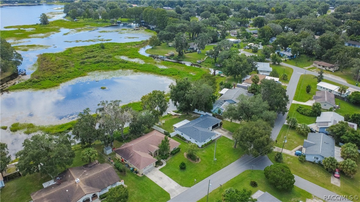 520 Lakewood Drive