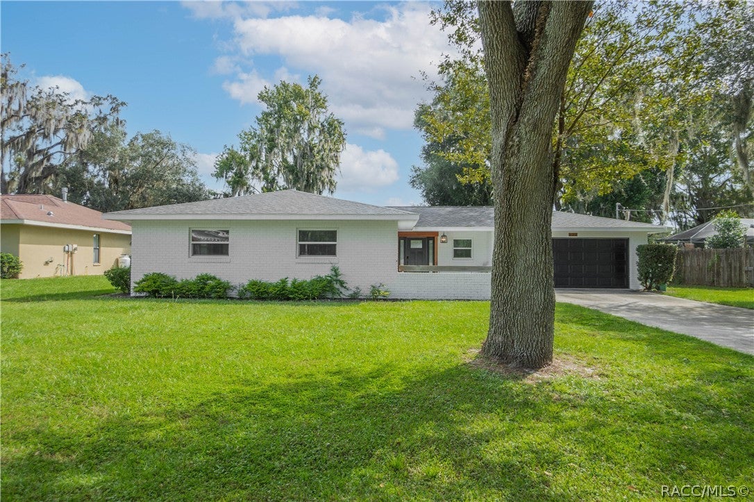 520 Lakewood Drive