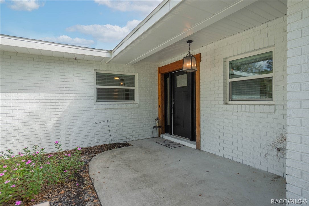 520 Lakewood Drive