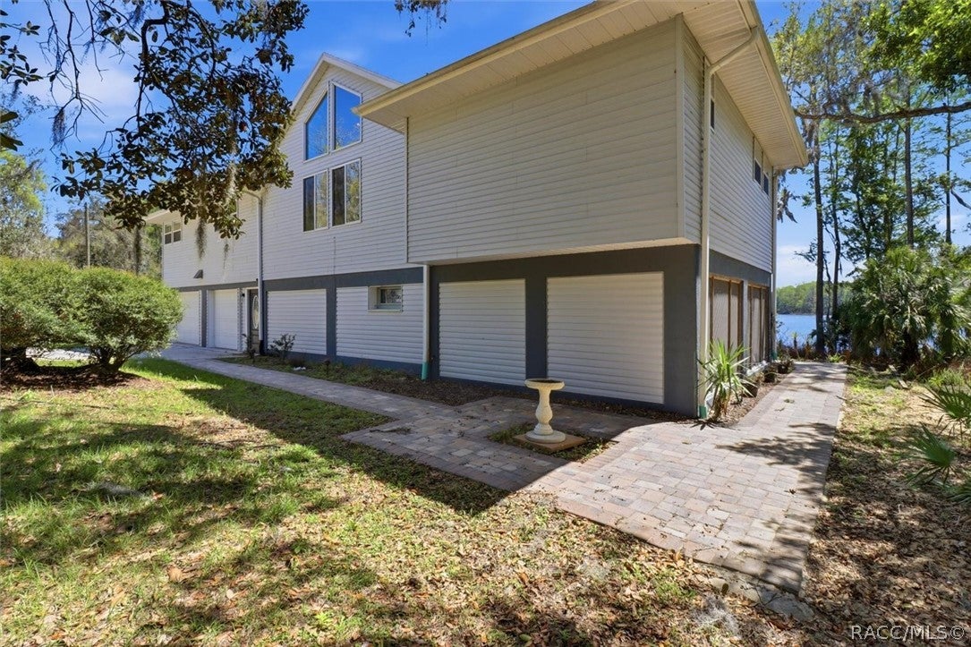 8810 E Hampton Point Road