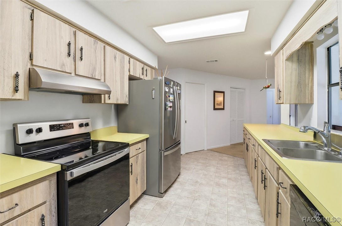 3103 S Bay Berry Point