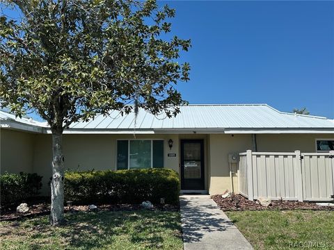 Condo For Sale - 11223 W Bayshore Drive<br/> Citrus County, Crystal River, FL 34429