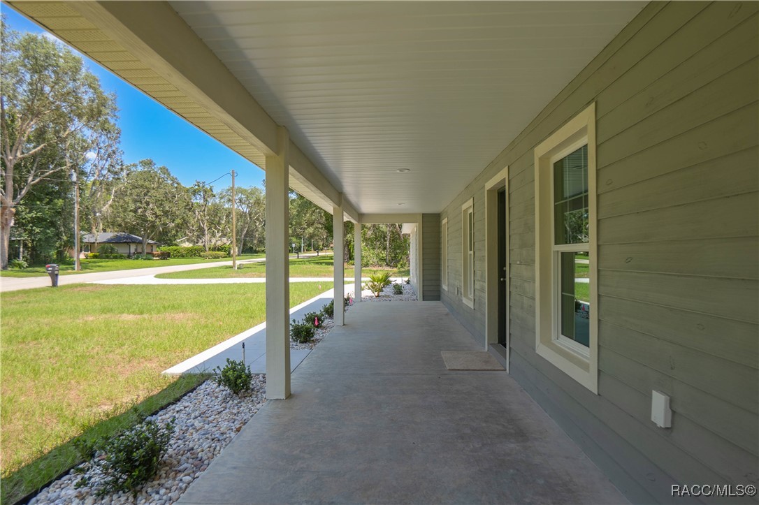 1124 W Redding Street