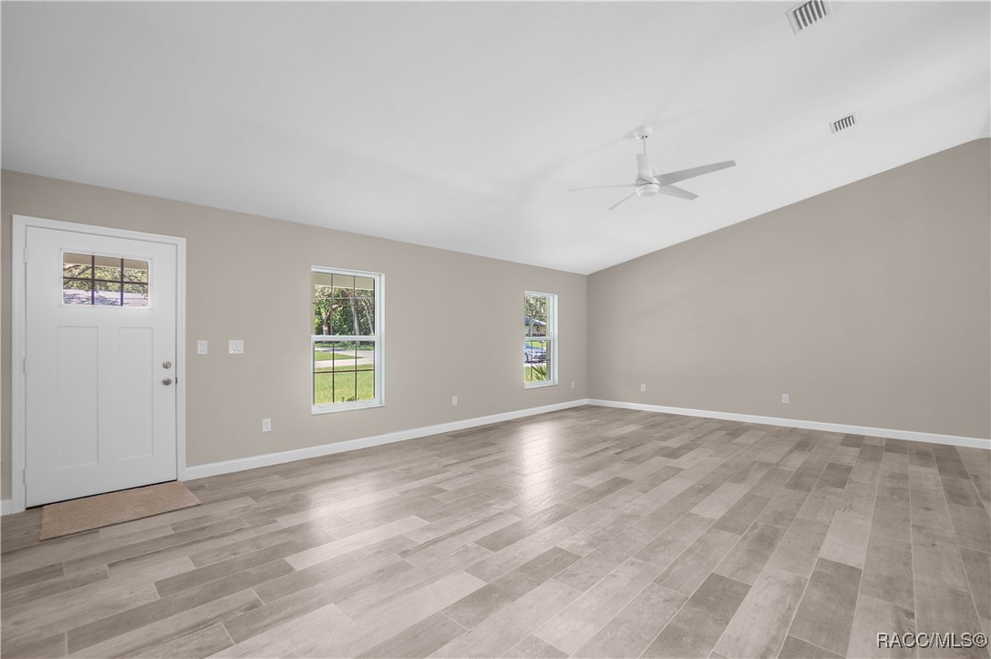 1124 W Redding Street