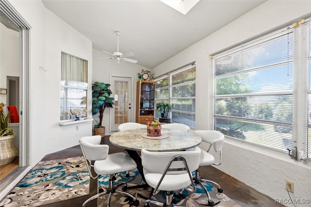 6150 N Whispering Oak Loop, Beverly Hills, New York image 10
