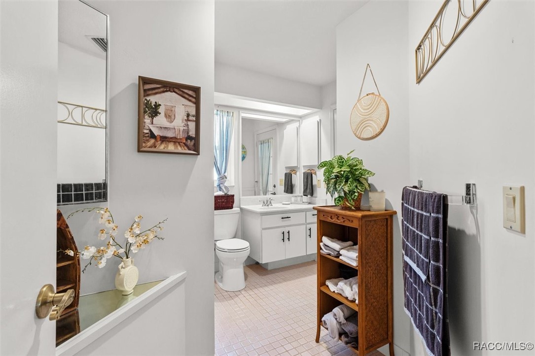 6150 N Whispering Oak Loop, Beverly Hills, New York image 22