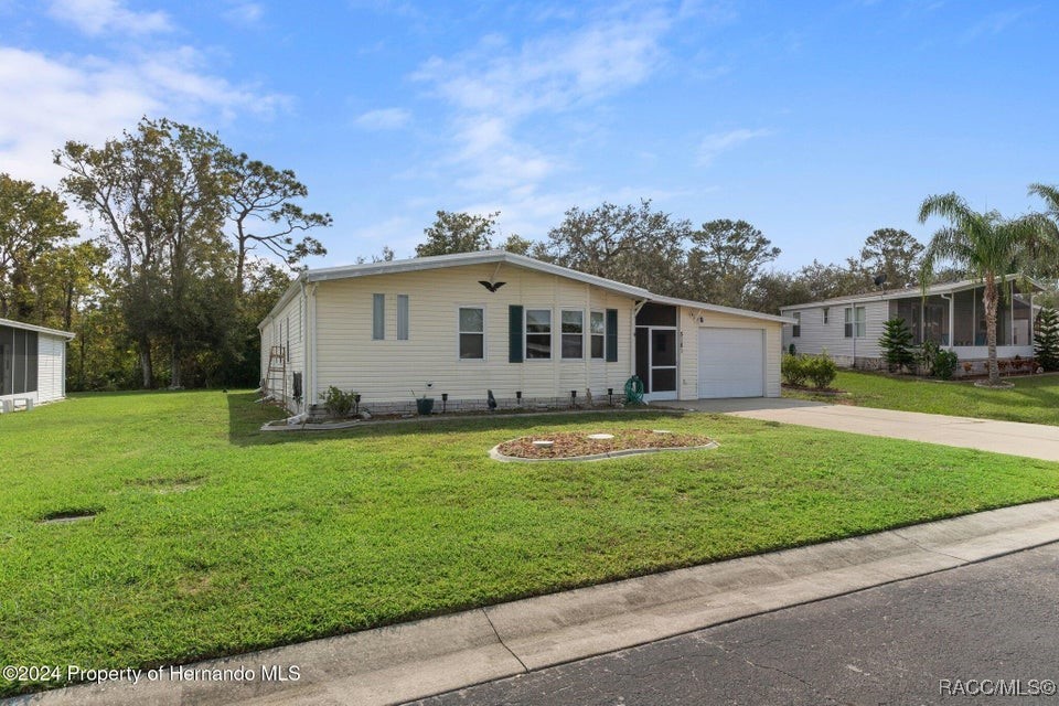 5181 Forest Glenn Drive, Spring Hill, Florida image 1