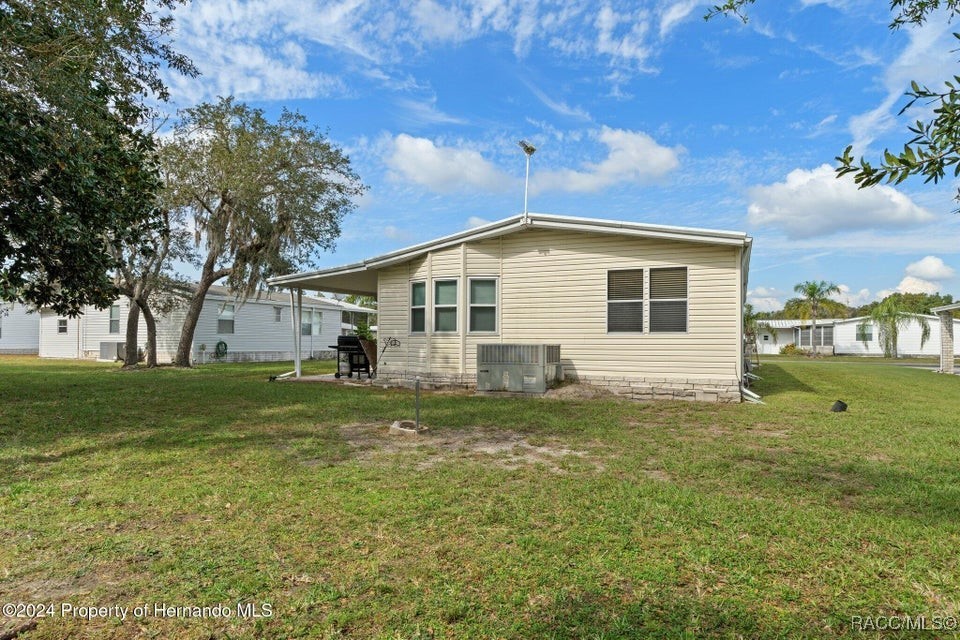 5181 Forest Glenn Drive, Spring Hill, Florida image 33