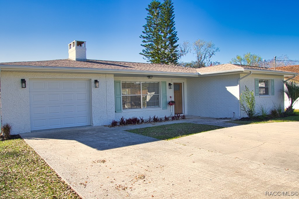 1300 SE 4th Avenue, Crystal River, New York image 1