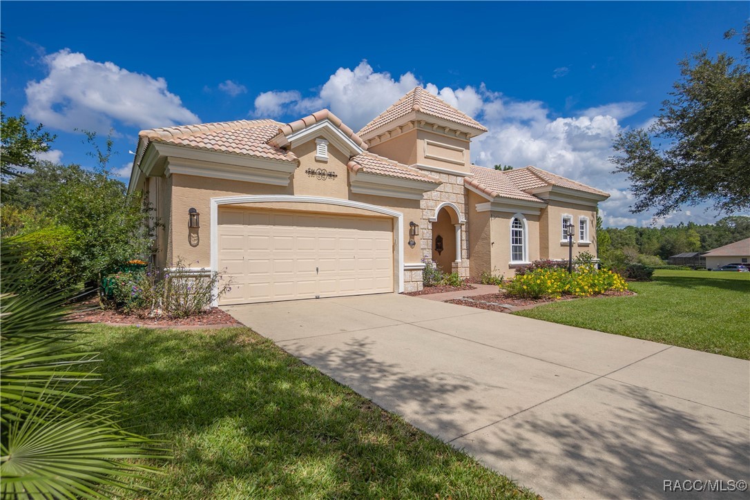 201 S Paladinn Circle