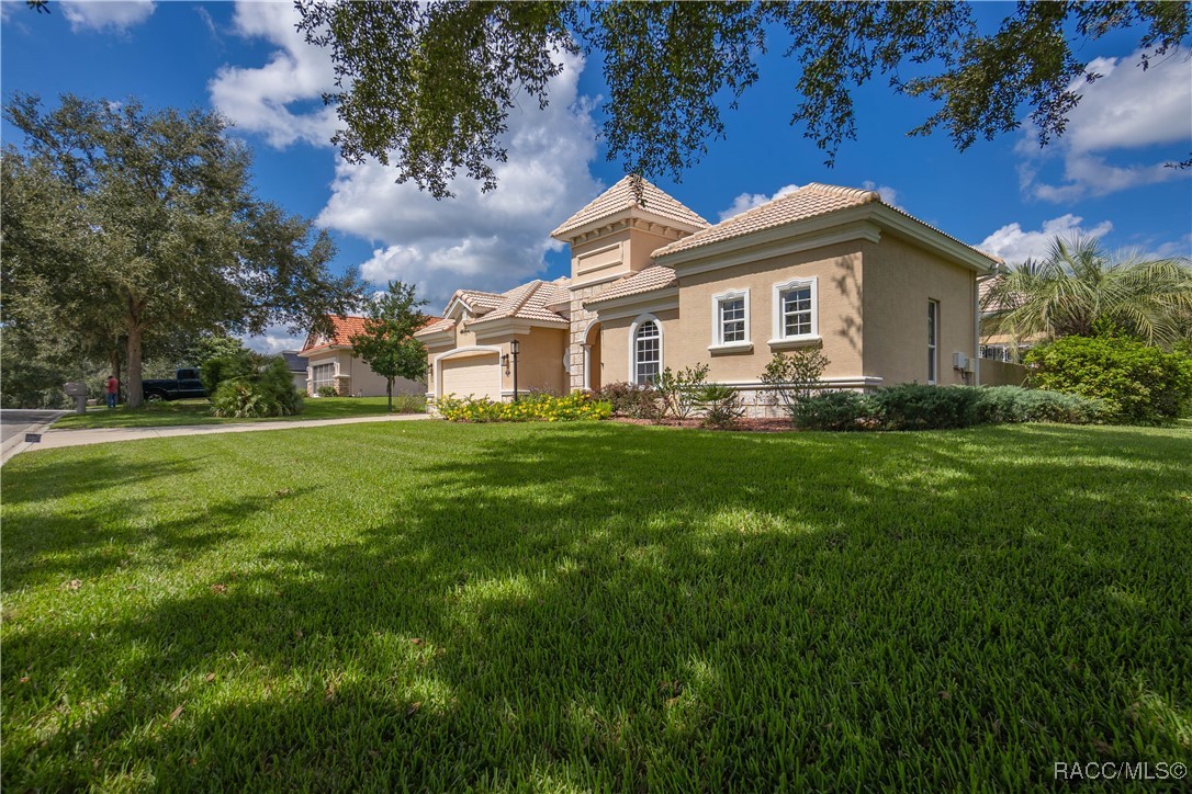 201 S Paladinn Circle