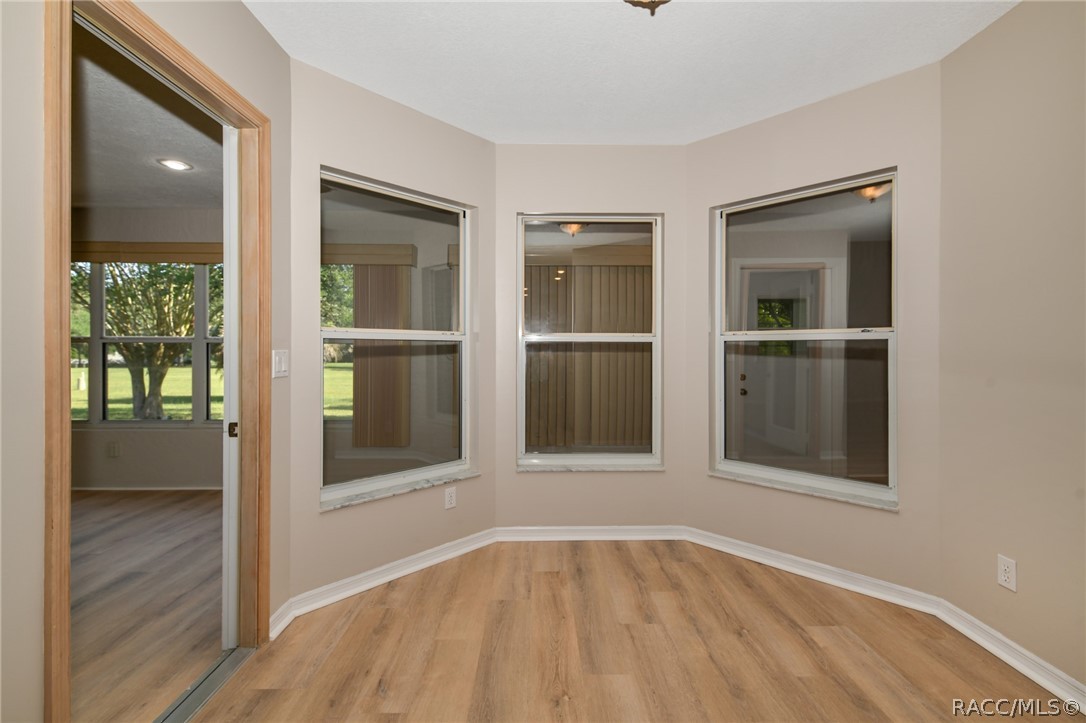 489 E Falconry Court
