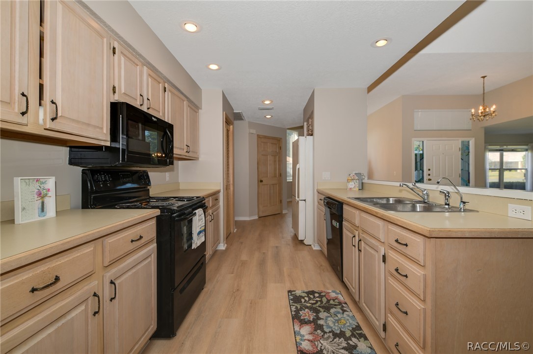 489 E Falconry Court