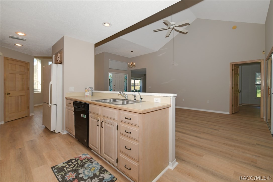489 E Falconry Court