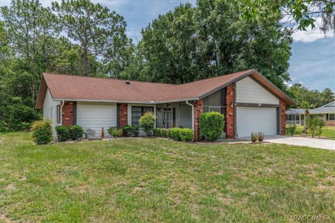 Homes For Sale - 80 Sycamore Circle<br/> Homosassa, FL 34446