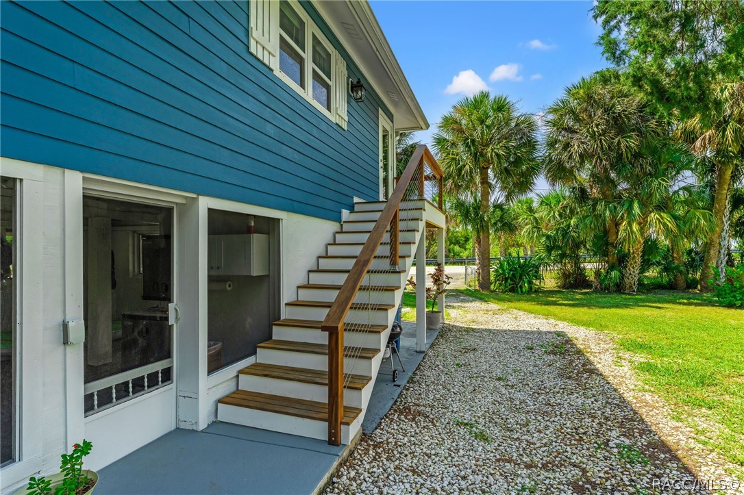 10581 Pine Island Drive, Weeki Wachee, Florida image 28