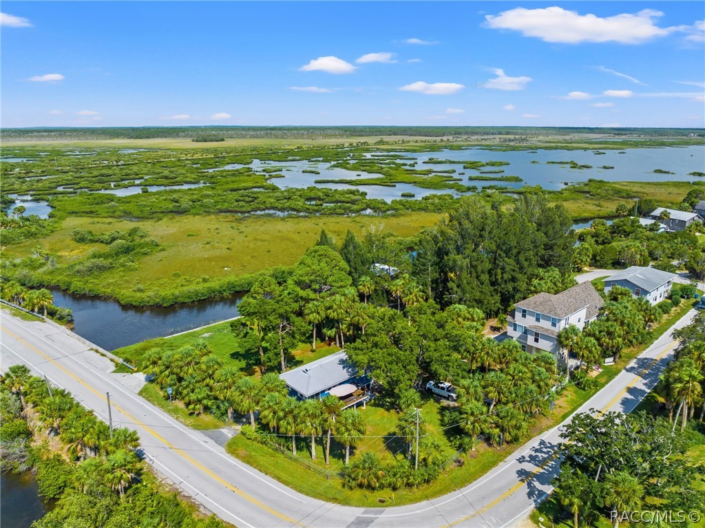 10581 Pine Island Drive, Weeki Wachee, Florida image 38