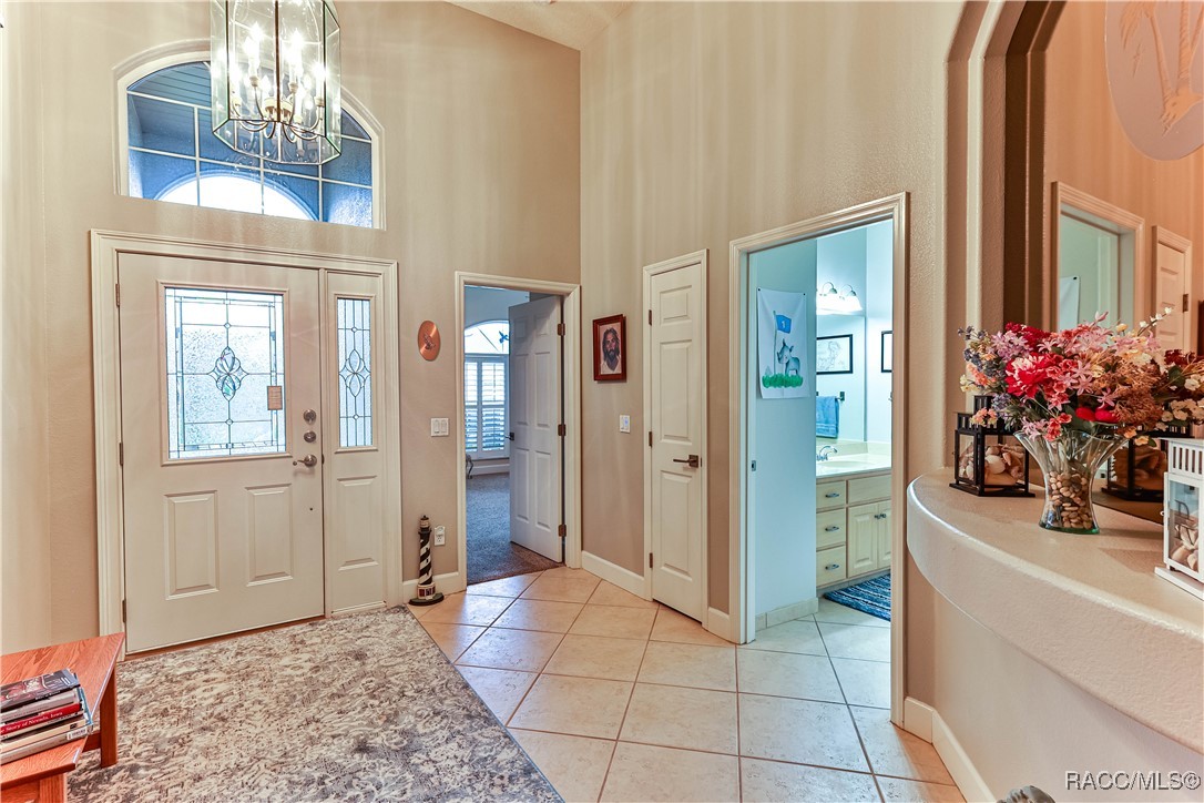 706 Lake Diamond Avenue, Ocala, Florida image 2