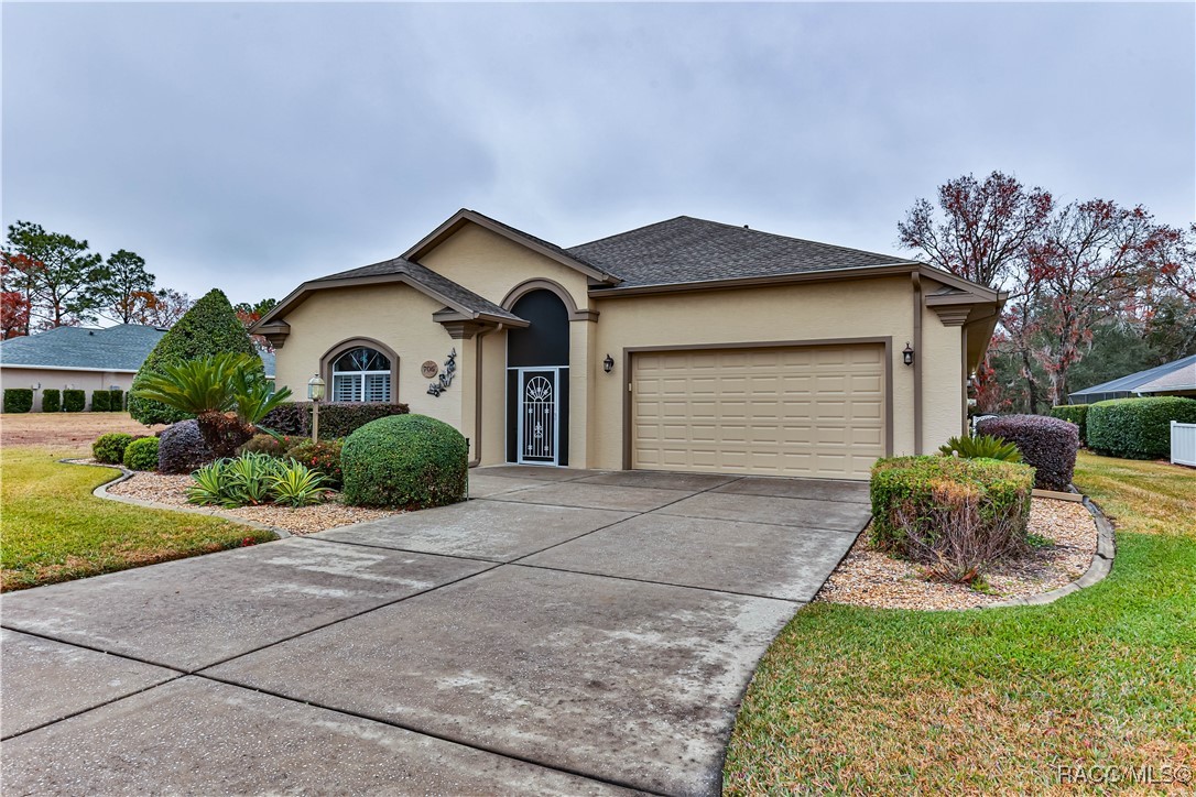 706 Lake Diamond Avenue, Ocala, Florida image 2