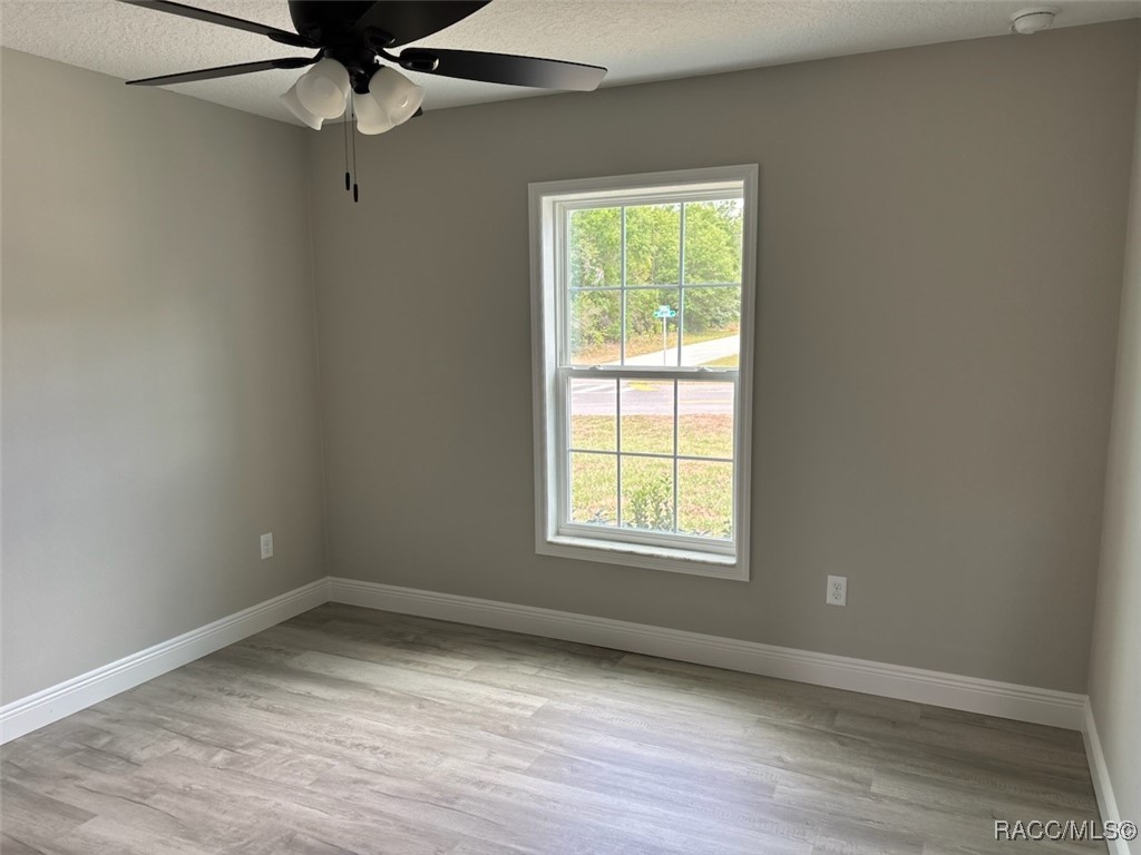 1984 W Delmane Drive, Citrus Springs, Florida image 32
