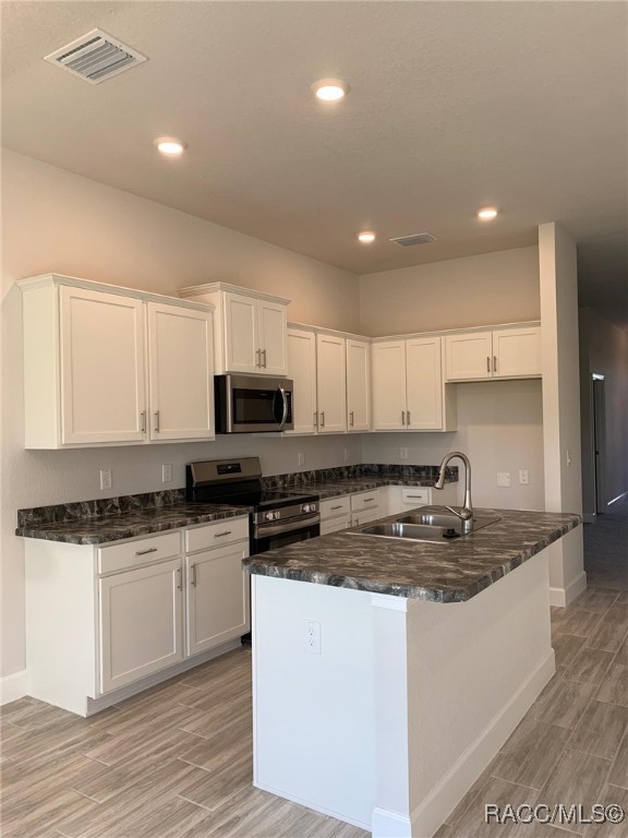 320 W Rexford Drive, Beverly Hills, Florida image 3