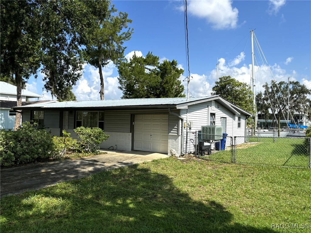 1911 NW 15th Street, Crystal River, Florida image 1