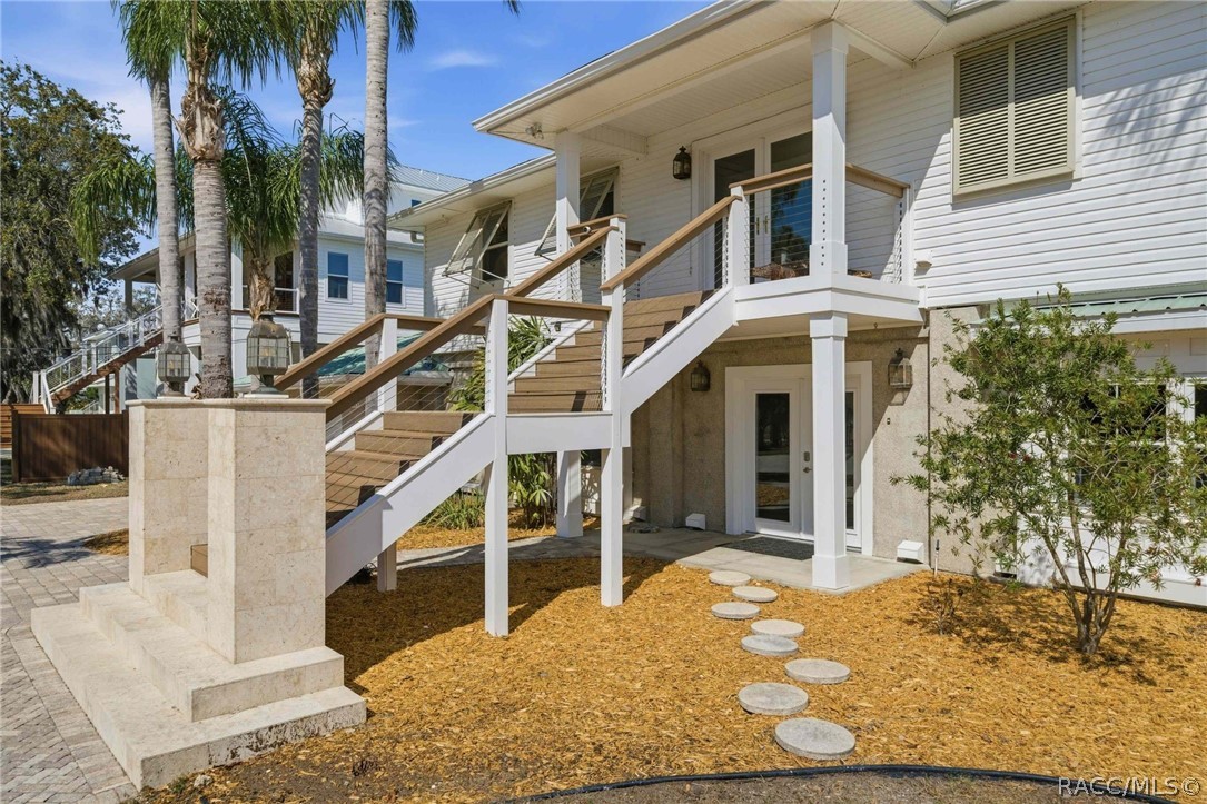 2225 N Watersedge Drive